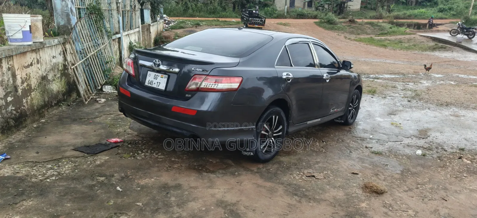 Toyota Camry Base 4dr Sedan (2.5L 4cyl 6M) 2010 Gray