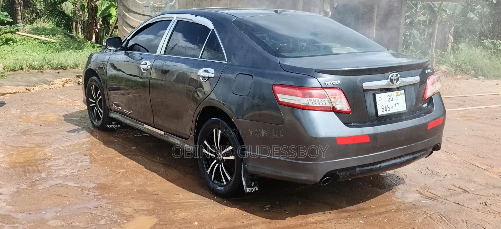 Toyota Camry Base 4dr Sedan (2.5L 4cyl 6M) 2010 Gray