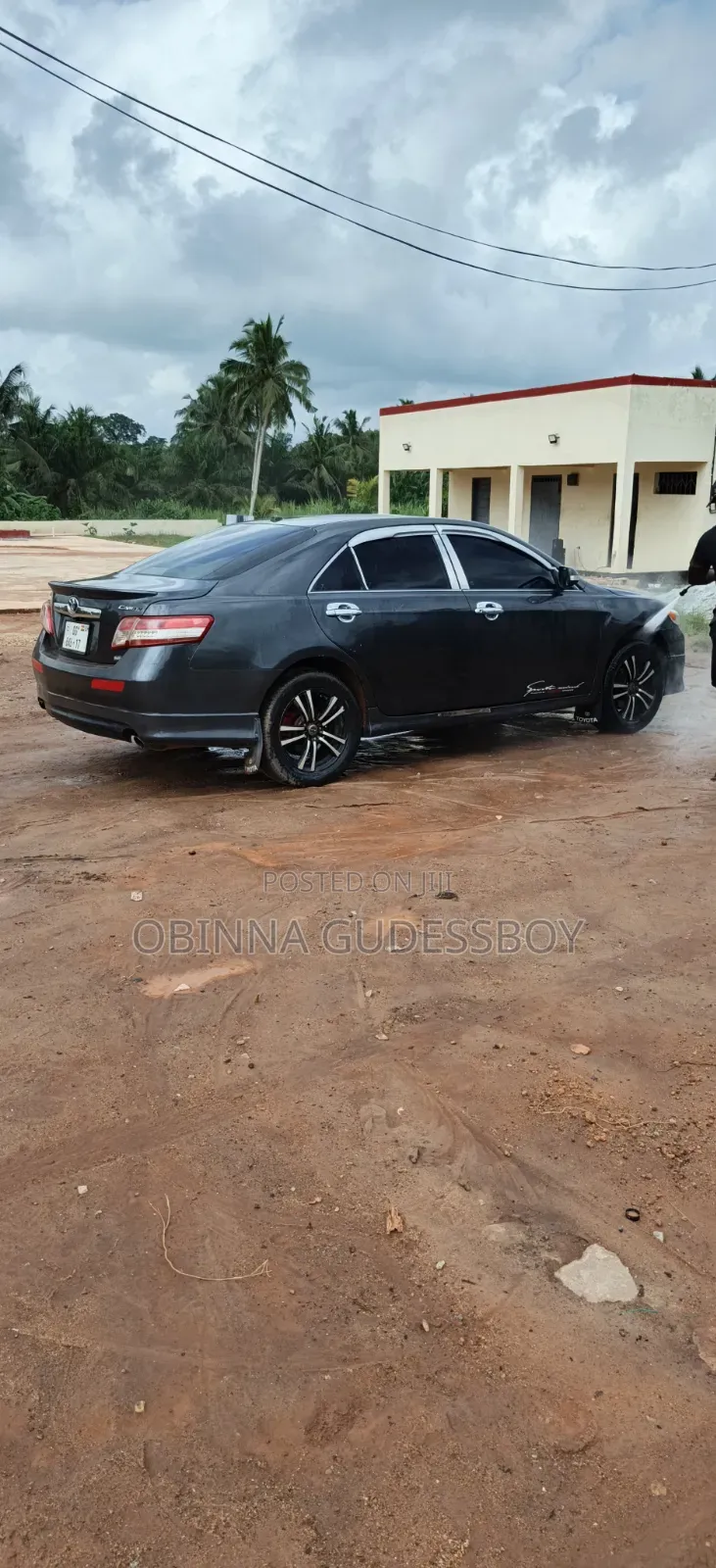 Toyota Camry Base 4dr Sedan (2.5L 4cyl 6M) 2010 Gray