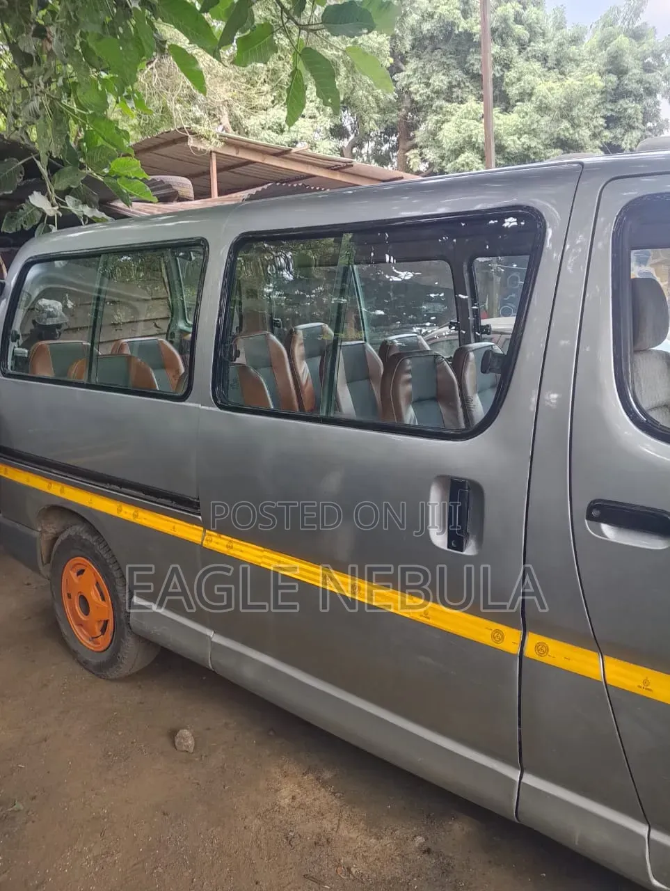Toyota HiAce 2010 Red