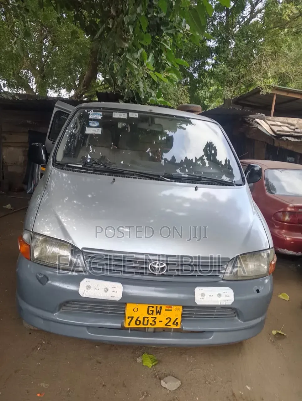 Toyota HiAce 2010 Red
