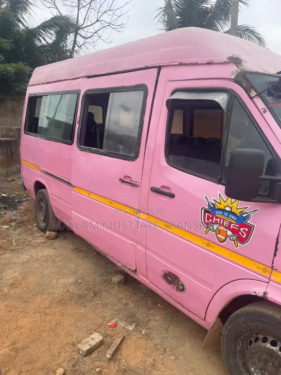 Mercedes-Benz Sprinter 2014 Pink