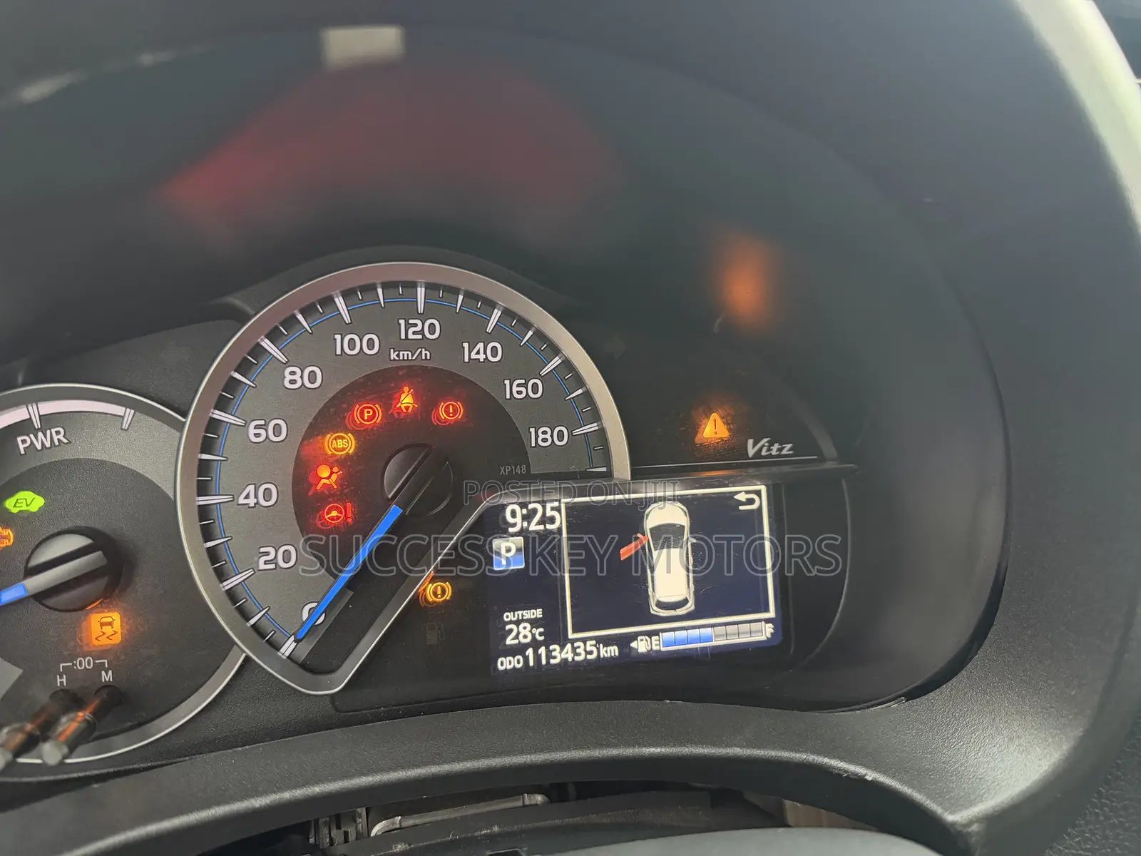 Toyota Vitz 1.5 FWD Hybrid 5dr 2017 Silver