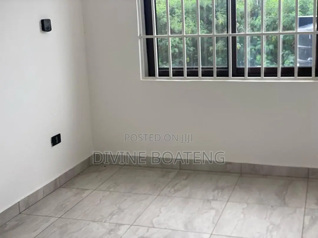 3bdrm House in Behind King’S, Accra Metropolitan for rent