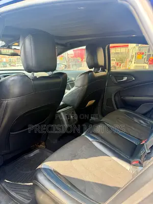 Chrysler 200 Limited 2015 Blue