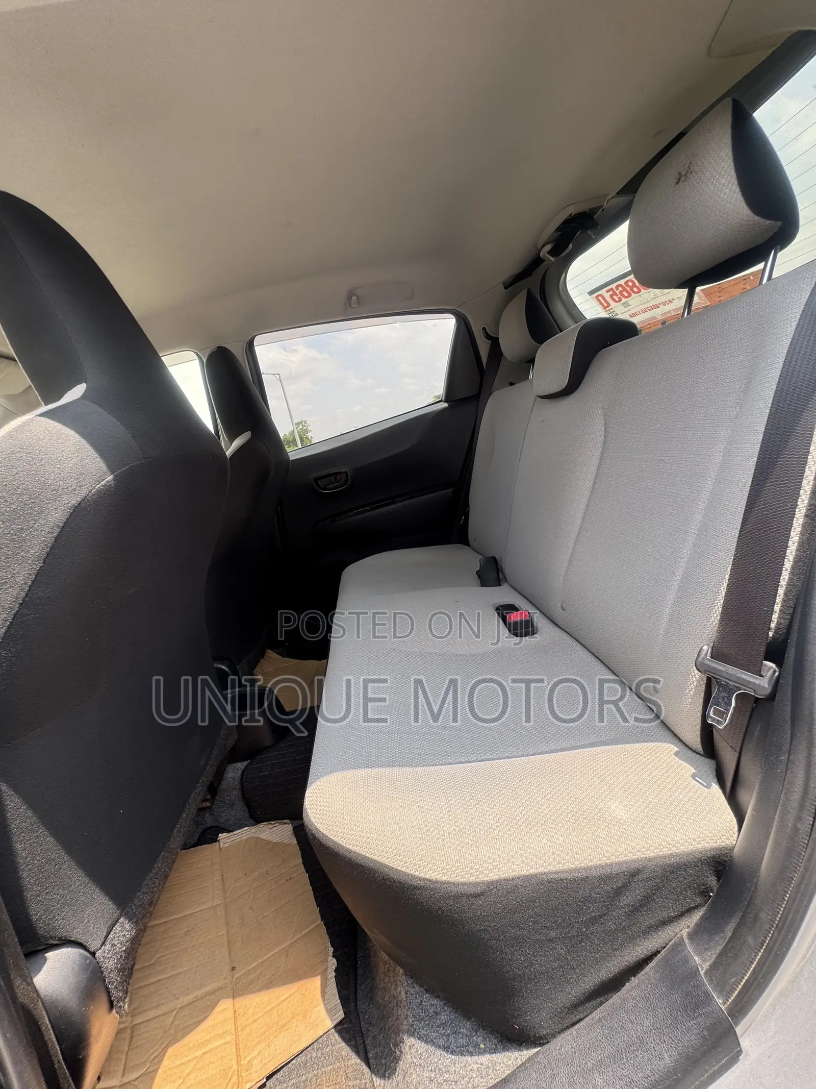 Toyota Vitz 1.3 AWD 5dr 2014 Silver