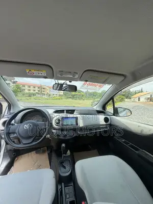 Toyota Vitz 1.3 AWD 5dr 2014 Silver