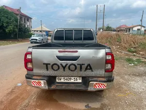Toyota Hilux 2016 Silver