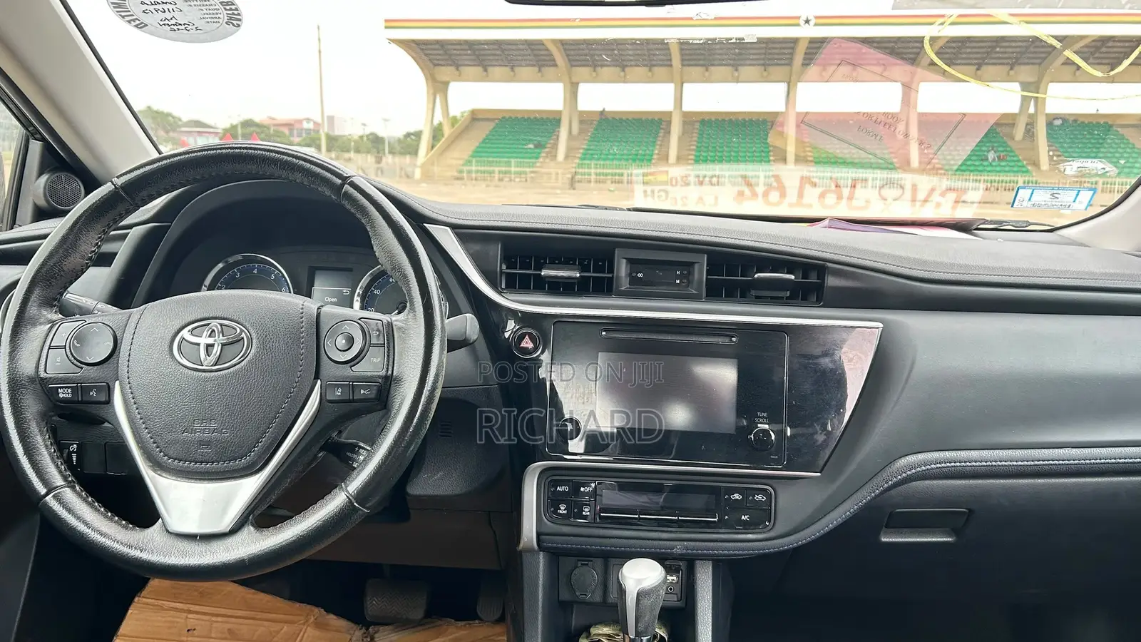 Toyota Corolla SE (1.8L 4cyl 2A) 2019 Black