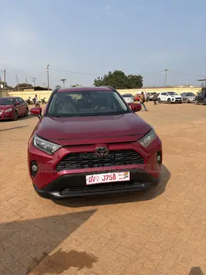 Toyota RAV4 XLE AWD 2020 Red