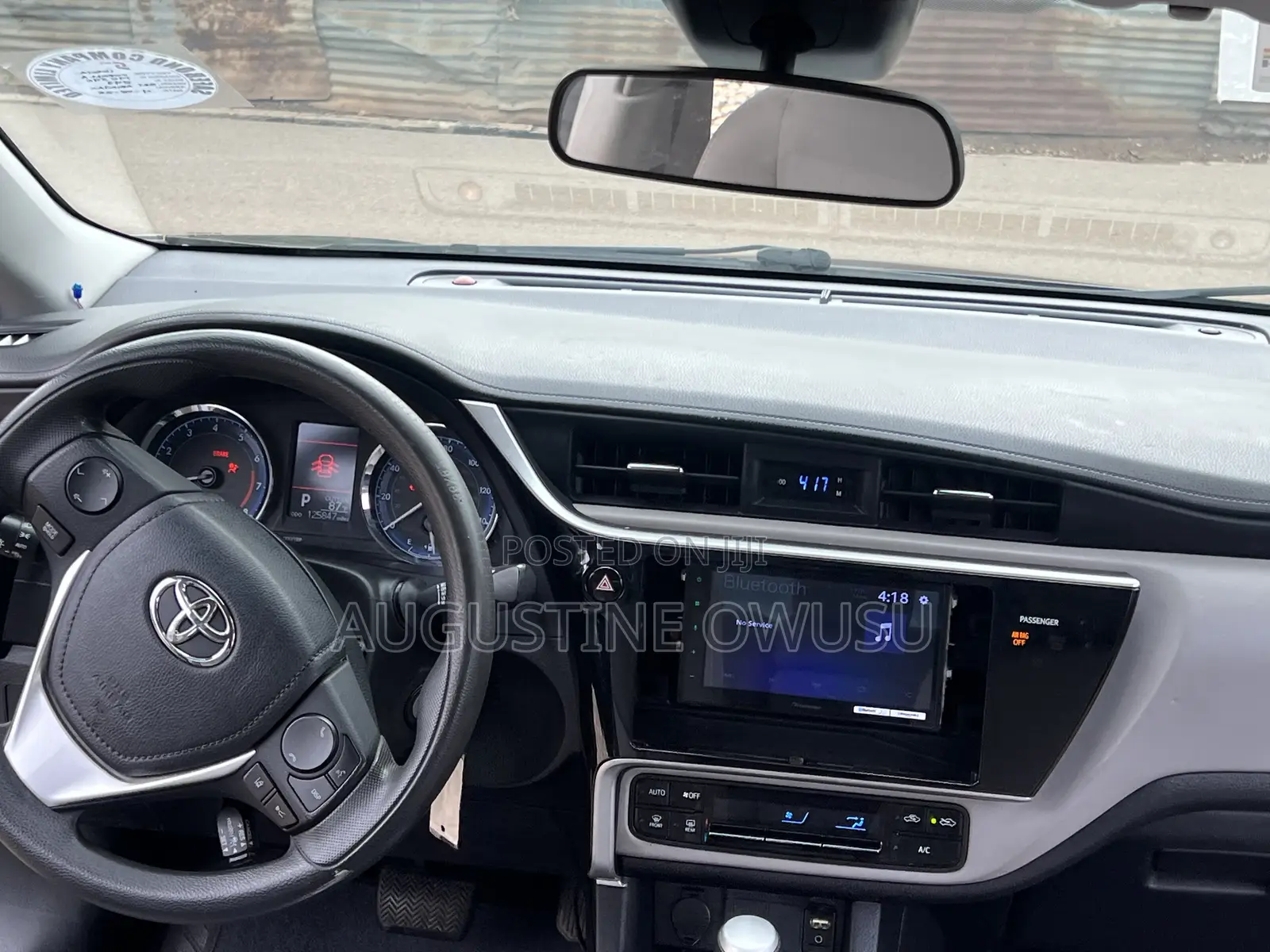 Toyota Corolla LE ECO w/Package 1 4dr Sedan (1.8L 4cyl CVT) 2017 Gray