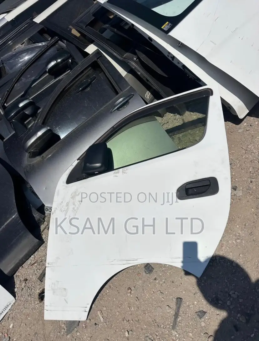 Nissan Caravan NV 350 Boot and Doors