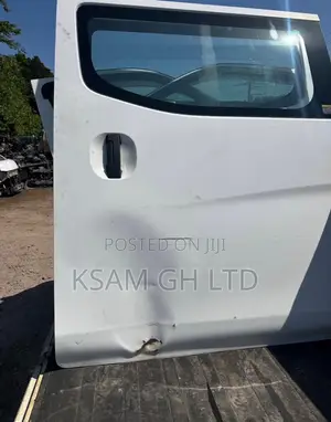 Nissan Caravan NV 350 Boot and Doors