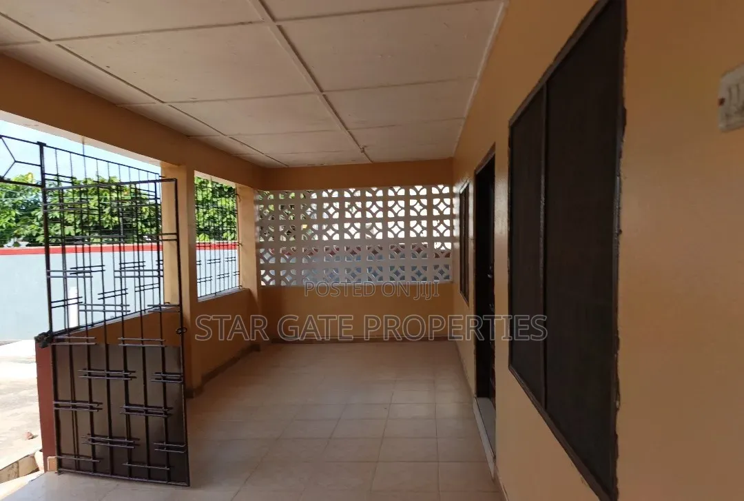 5bdrm House in Buokrom Estate (, Kumasi Metropolitan for rent