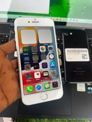 Apple iPhone 7 32 GB Silver