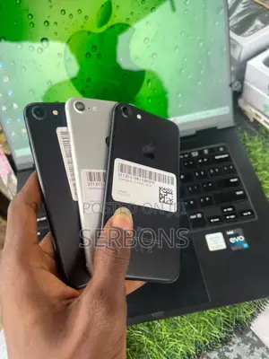 Apple iPhone 7 32 GB Silver