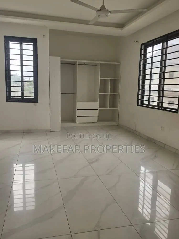 5bdrm House in East Legon for rent