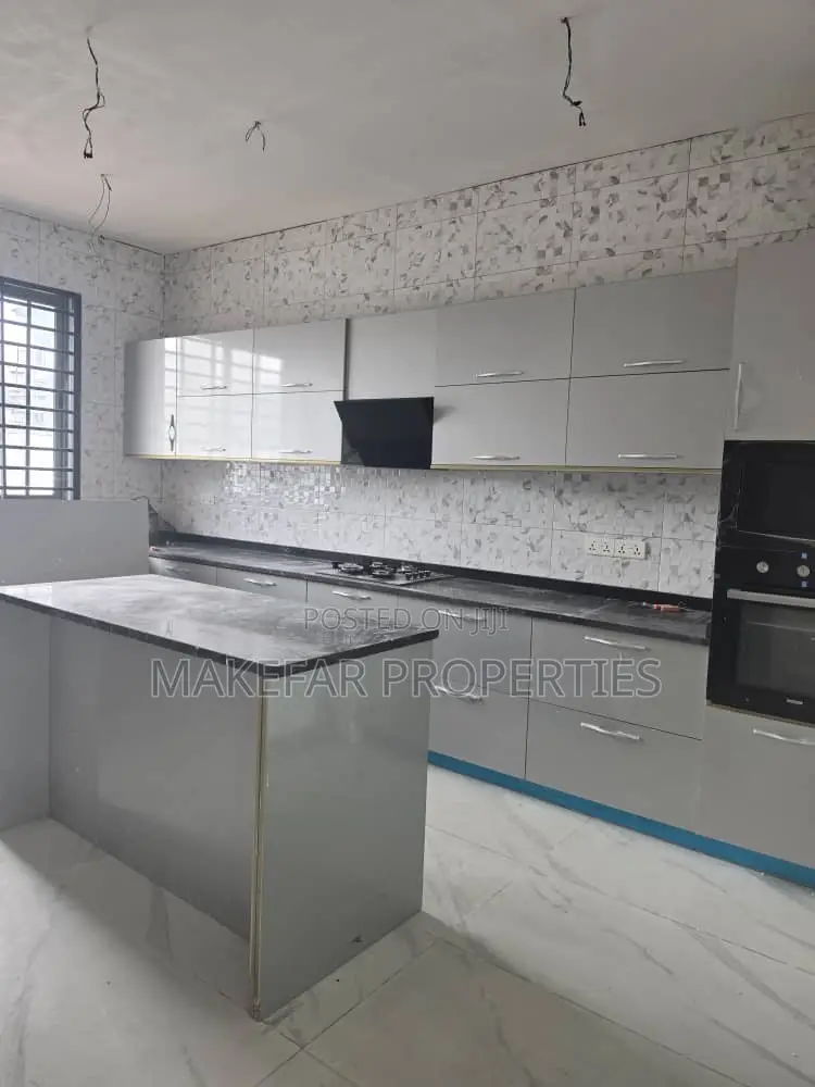 5bdrm House in East Legon for rent
