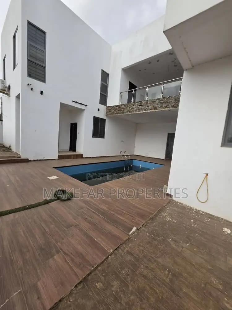 5bdrm House in East Legon for rent