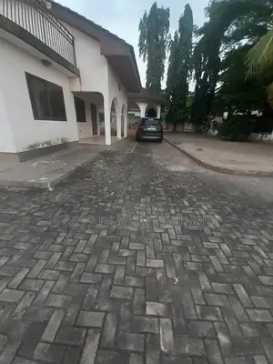 4bdrm House in Nthc Estate, Adenta for sale