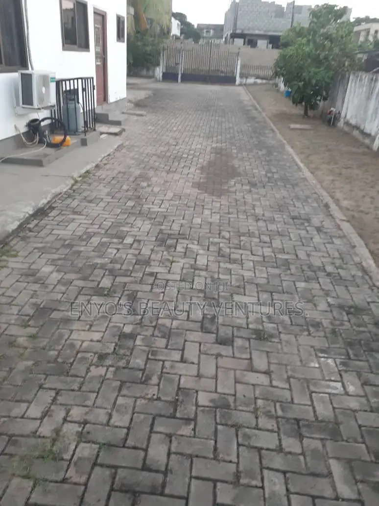 4bdrm House in Nthc Estate, Adenta for sale
