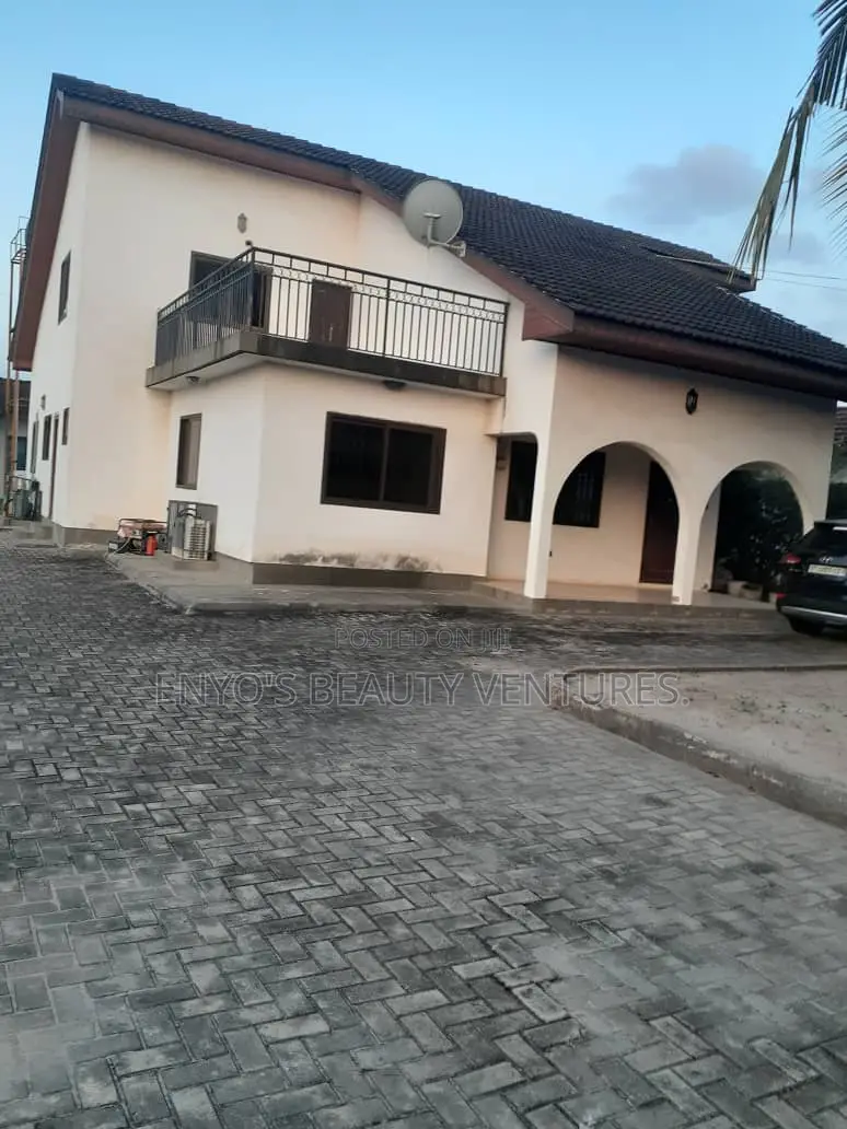 4bdrm House in Nthc Estate, Adenta for sale