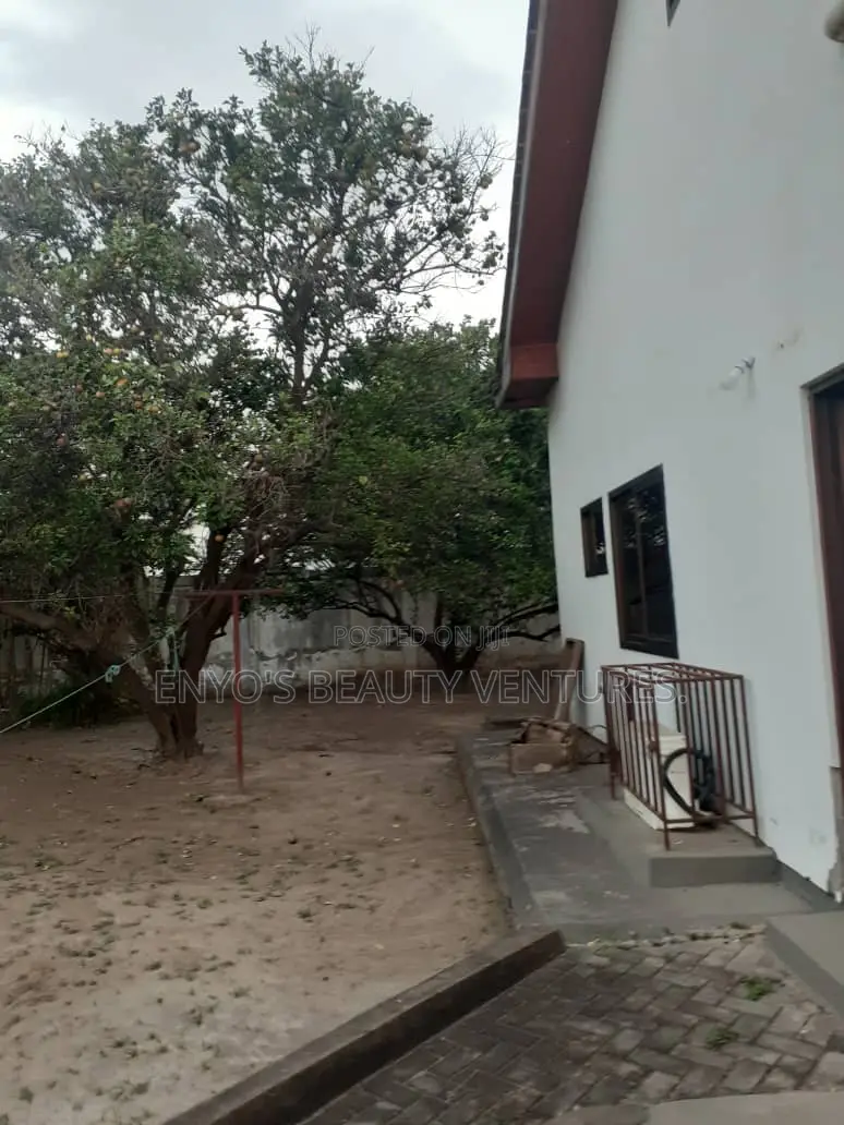 4bdrm House in Nthc Estate, Adenta for sale