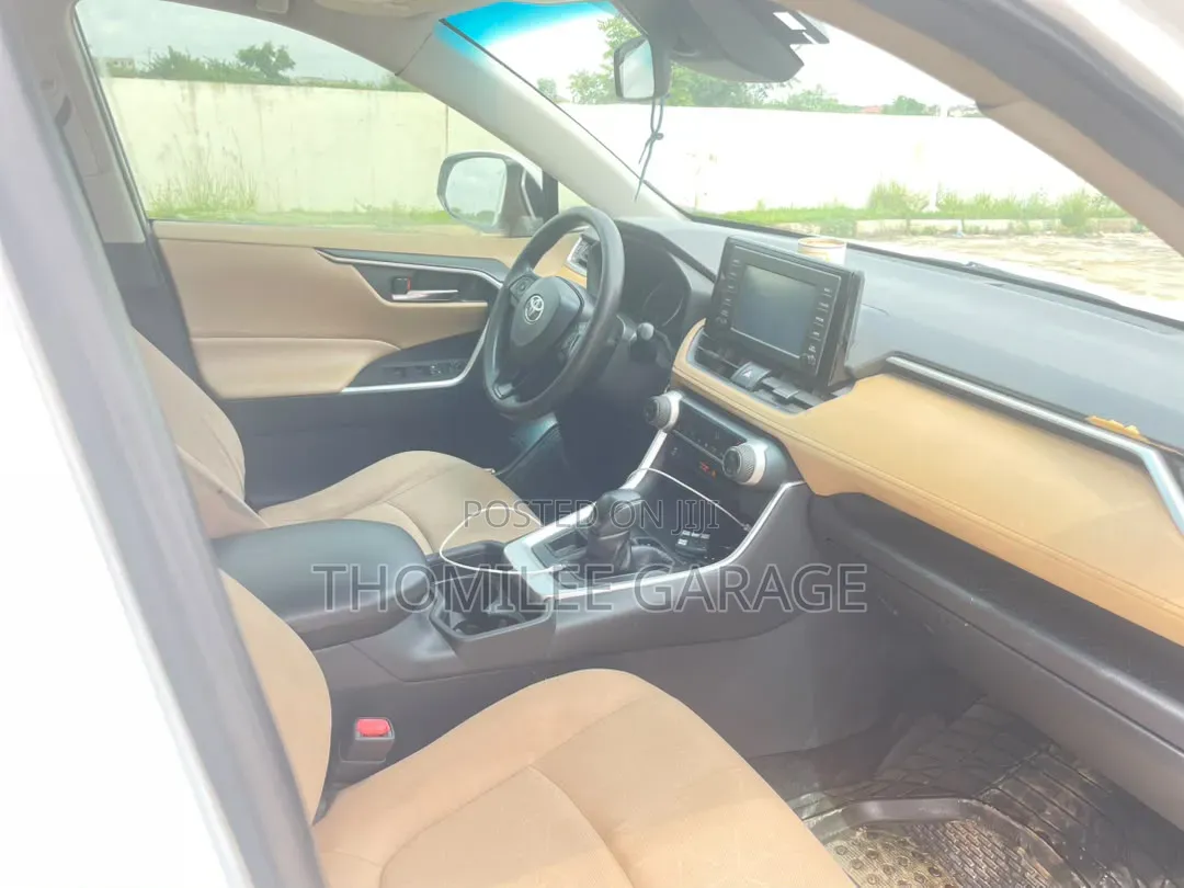 Toyota RAV4 2019 White