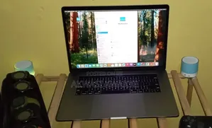 Laptop Apple MacBook Pro 2019 32GB Intel Core i9 SSD 512GB