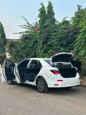Toyota Corolla 2018 White