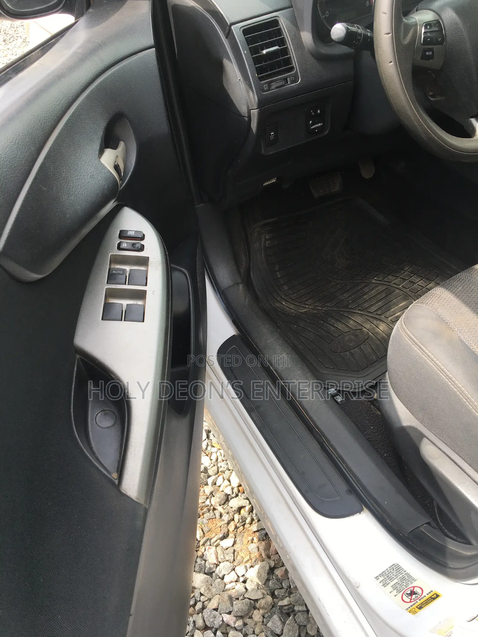 Toyota Corolla S 4dr Sedan (1.8L 4cyl 4A) 2013 White