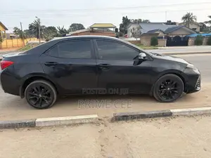 Toyota Corolla SE (1.8L 4cyl 2A) 2018 Black