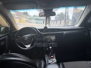 Toyota Corolla SE (1.8L 4cyl 2A) 2018 Black