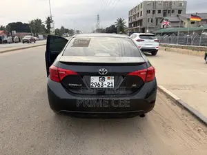 Toyota Corolla SE (1.8L 4cyl 2A) 2018 Black