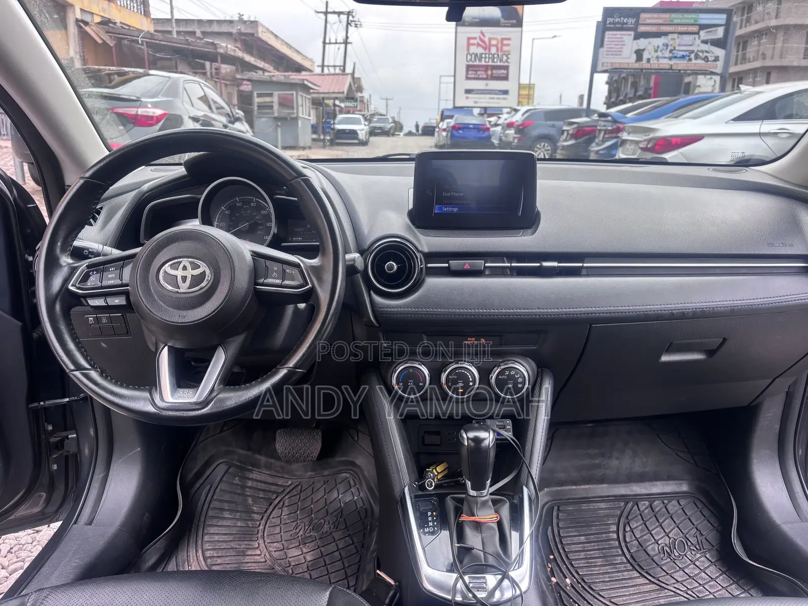 Toyota Yaris 2019 Gray