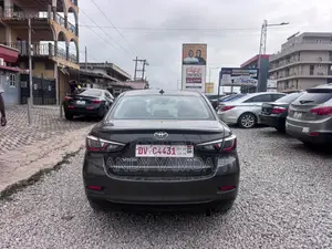 Toyota Yaris 2019 Gray