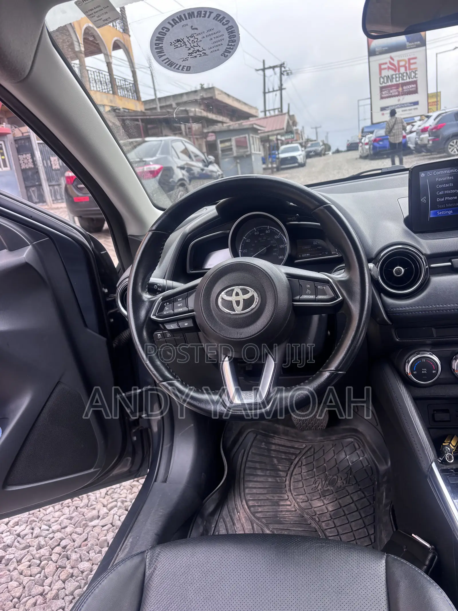 Toyota Yaris 2019 Gray