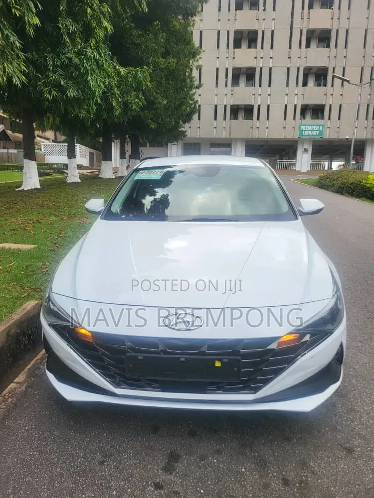 Hyundai Elantra 2021 White