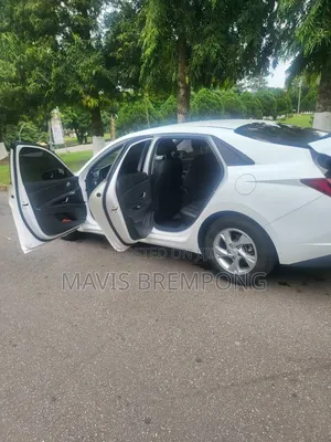 Hyundai Elantra 2021 White