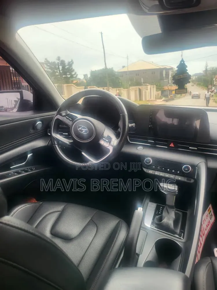 Hyundai Elantra 2021 White