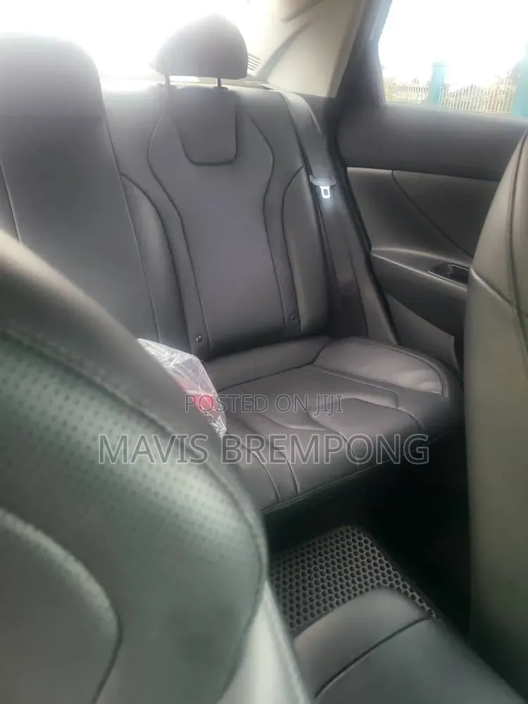 Hyundai Elantra 2021 White
