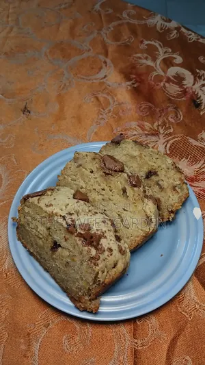 Moist Chocolate Banana Cake
