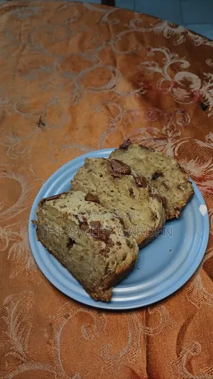 Moist Chocolate Banana Cake