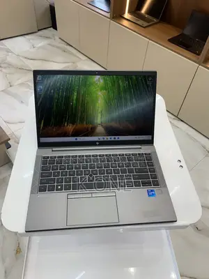 New Laptop HP ZBook 14 16GB Intel Core i5 SSD 256GB