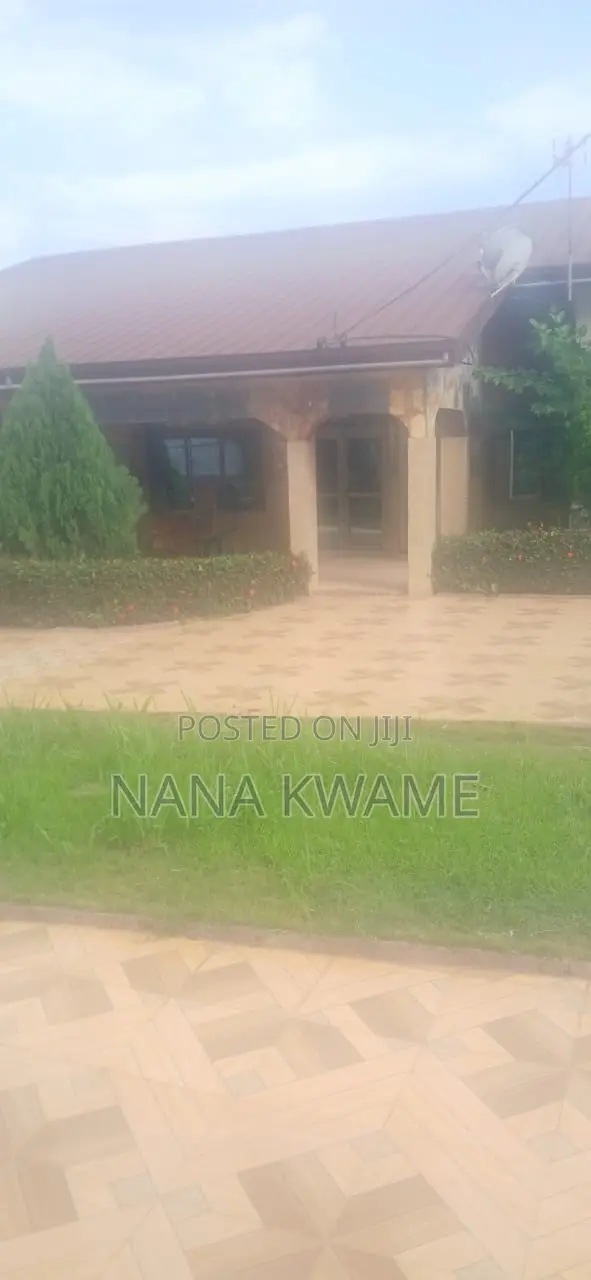 Furnished 5bdrm House in Richmoni Estate, Kumasi Metropolitan for rent
