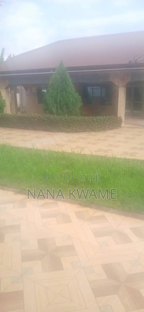 Furnished 5bdrm House in Richmoni Estate, Kumasi Metropolitan for rent