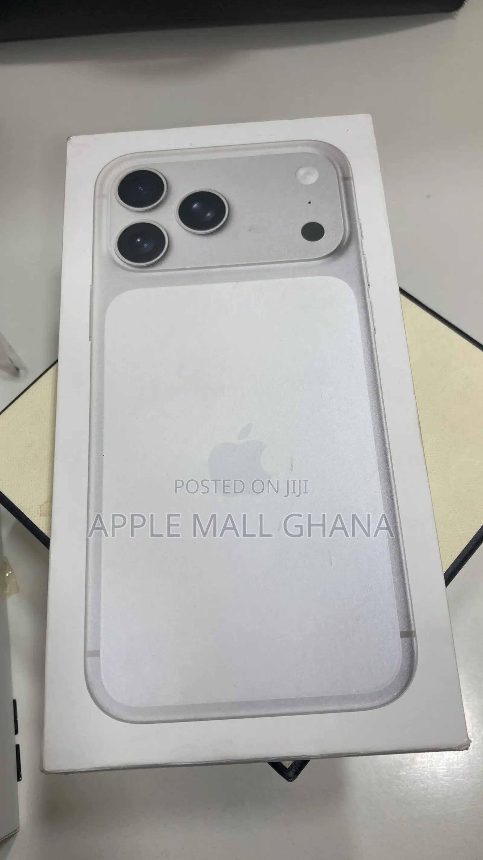 New Apple iPhone 17 Pro Max 256 GB Orange