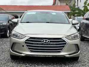 Hyundai Elantra SE Sedan FWD (2.0L 4cyl 6M) 2017 Beige
