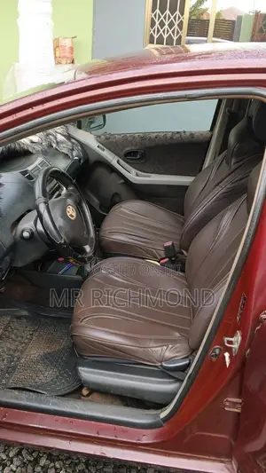 Toyota Vitz 2010 Red