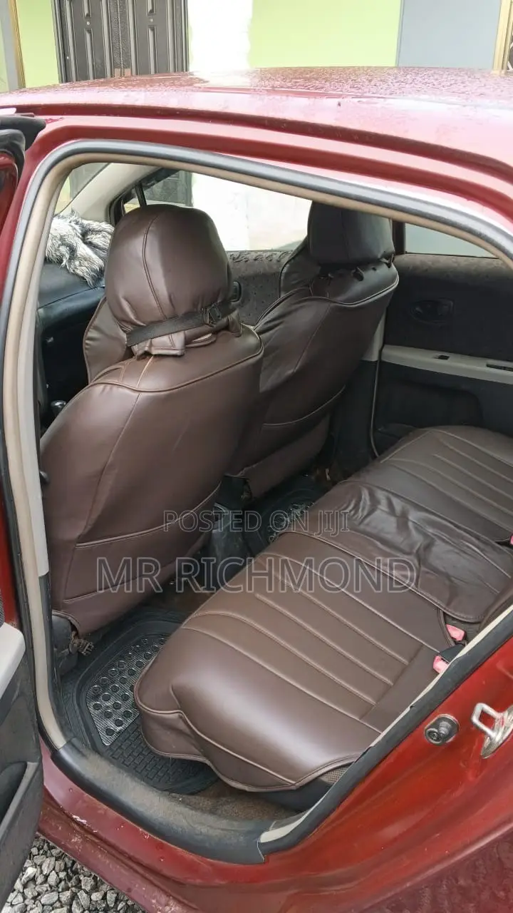 Toyota Vitz 2010 Red
